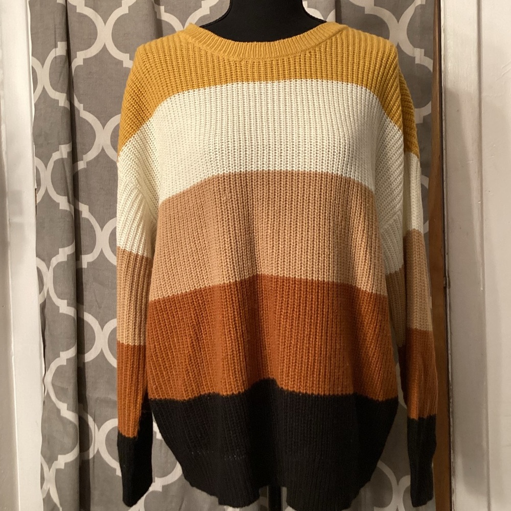 Full Circle Trends Tie Back Multicolor sweater tie off in the back
